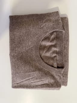 Beige_Cashmere_sweater_Men view 1