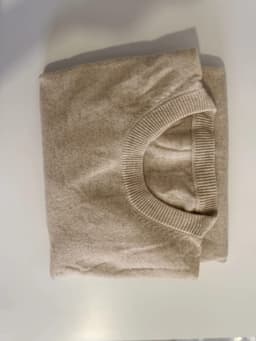 Beige_Cashemre_sweater_Ladies view 1