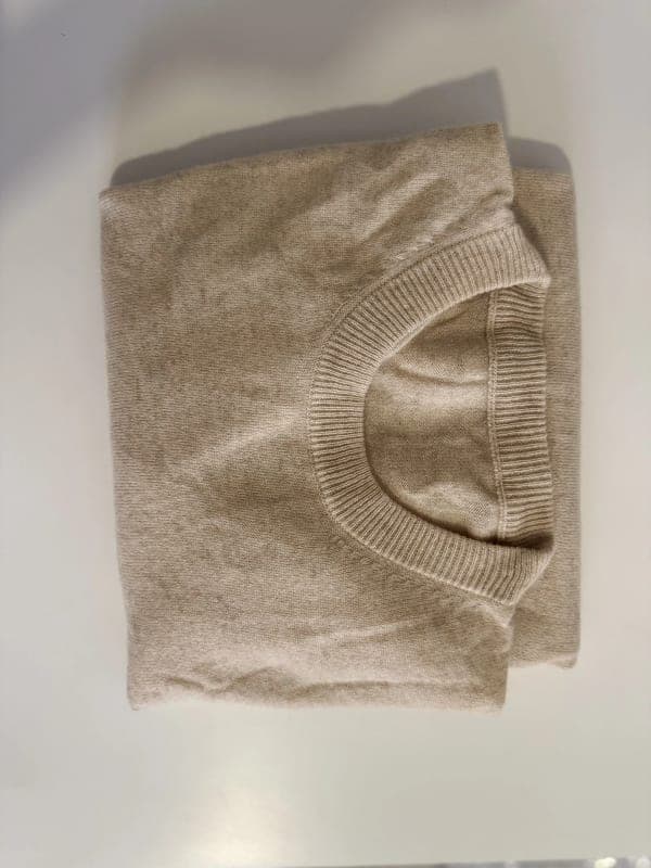 Beige_Cashemre_sweater_Ladies