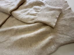 Beige_Cashemre_sweater_Ladies view 2
