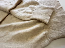 Beige_Cashemre_sweater_Ladies view 2