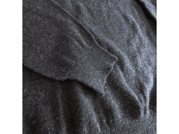 Charcoal_Cashmere_sweater_Men view 2