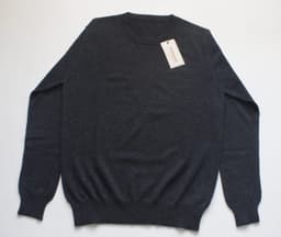 Men’s Charcoal Pure Cashmere Crew-Neck Sweater view 2